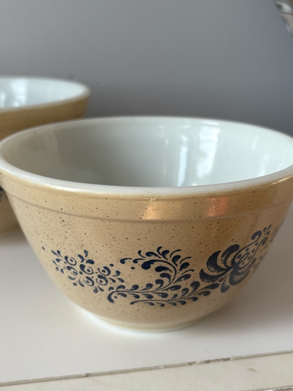Pyrex Homestead Nesting Mixing Bowls - Picture 3 of 6